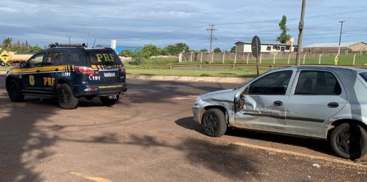 Acidente na BR 277, no Trevo da Portal, envolve caminhonete e carro