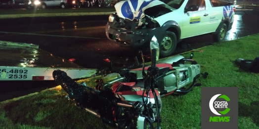 Acidente no trevo de acesso a Santa Helena deixa motociclista ferido
