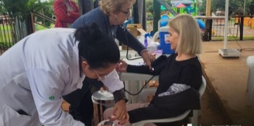 Ações de prevenção à hipertensão são realizadas durante Feirinha da ACIASI