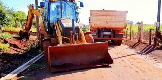 Administração de Itaipulândia atende pedidos de moradores e soluciona problema de rua em Santa Inês