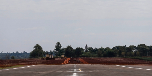 Bolsonaro e Ratinho Junior inauguram a nova pista de pousos e decolagens do Aeroporto de Foz