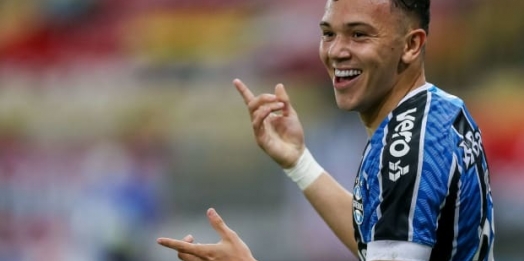 Agora é oficial: Grêmio negocia garantias com Porto e vai fazer seguro para Pepê