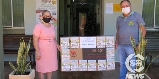 Agricultora associada ao STR de Santa Helena fatura Smart TV 40” da Campanha de Sindicalização