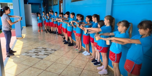 Alunos da Escola Municipal que realizam jornada escolar ampliada têm experiência educacional completa em Serranópolis do Iguaçu