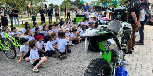 Alunos de Santa Helena participam de atividades sobre educação no trânsito