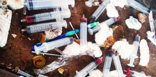 AMAR denuncia descarte irregular de materiais hospitalares no lixo reciclável