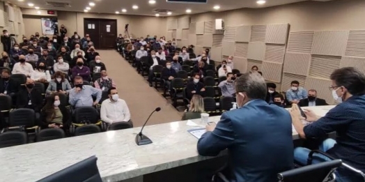 Amop sugere a unificação de  toque de recolher a prefeitos