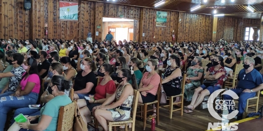 Ano letivo inicia em São Miguel do Iguaçu com palestras para os profissionais da educação