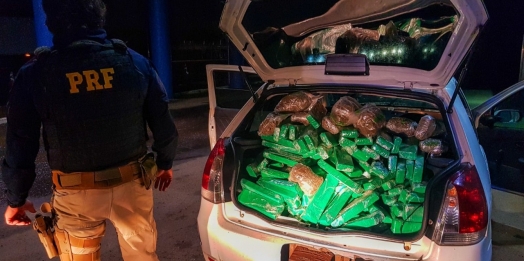 Após perseguição, PRF apreende mais de 100 quilos de maconha em Guaíra; assista