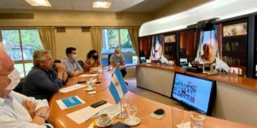 Argentina começa a vacinar contra a Covid e presidente vê população confiante