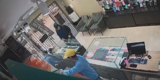 Assalto à loja Borges Cell em São Miguel do Iguaçu: quatro homens roubam dinheiro e produtos eletrônicos