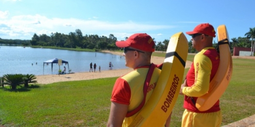 Atuação de bombeiros intensifica prevenção e diminui afogamentos na Costa Oeste