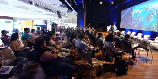 AveSui América Latina 2022 reúne congressistas e visitantes de vários países no primeiro dia de feira