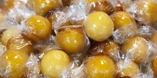 Bala baiana de coco e leite ninho
