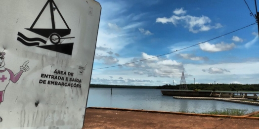 Banhistas devem atentar para cuidados e não permanecer em rampa de acesso a barcos na praia de Santa Helena