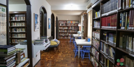 Biblioteca Pública Municipal possui cerca de 12 mil exemplares em Missal