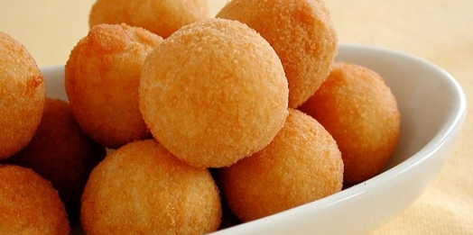 Bolinha de mussarela frita