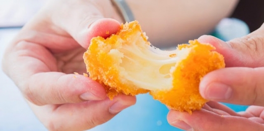 Bolinha de Queijo recheada
