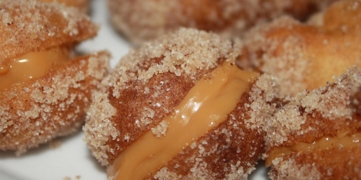 Bolinho de chuva recheado