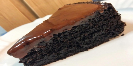 Bolo de chocolate com 3 ingredientes