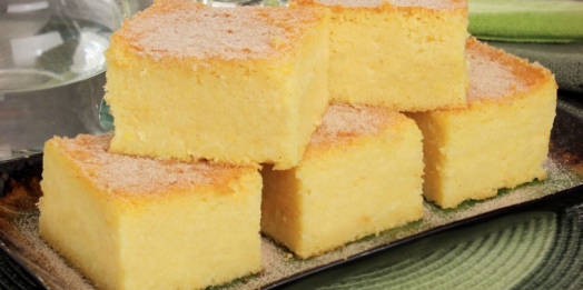 Bolo de fubá cremoso