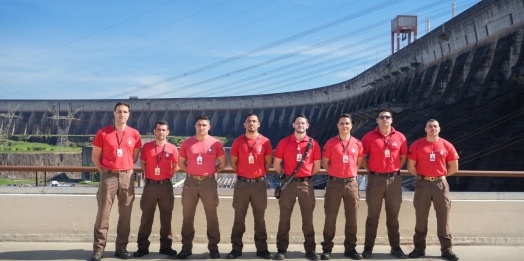 Bombeiros de Itaipu são homenageados pela Diretoria Executiva