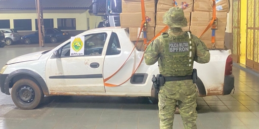BPFRON apreende carro carregado com 2.500 pacotes de cigarros contrabandeados em Guaíra