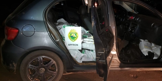 BPFron apreende carro carregado com agrotóxicos contrabandeados em Diamante do Oeste