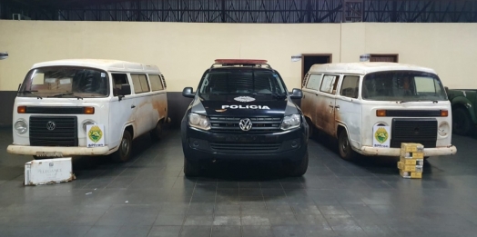 BPFRON apreende dois veículos carregados com cigarros contrabandeados no interior de Guaíra