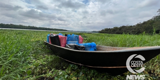BPFRON e PF apreendem barco e carro carregados com cigarros em Pato Bragado