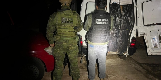 BPFRON e PF apreendem mais de 4.500 pacotes de cigarros contrabandeados em Itaipulândia-PR