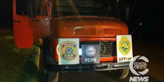 BPFRON, PF e Polícia Civil apreendem caminhão carregado com 10 mil pacotes de cigarros em Santa Helena