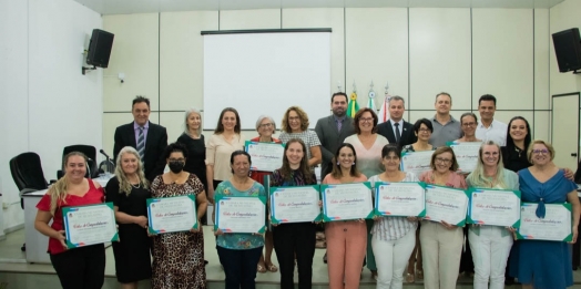 Câmara homenageia lideranças femininas de Medianeira