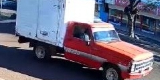 Camionete F-1000 com placas de São José das Palmeiras é furtada