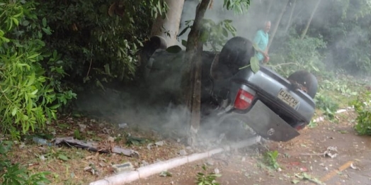 Capotamento em Serranópolis na PR-495 deixa um ferido