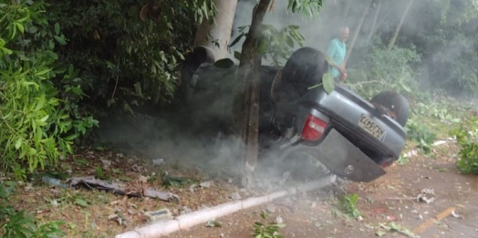 Capotamento em Serranópolis na PR-495 deixa um ferido