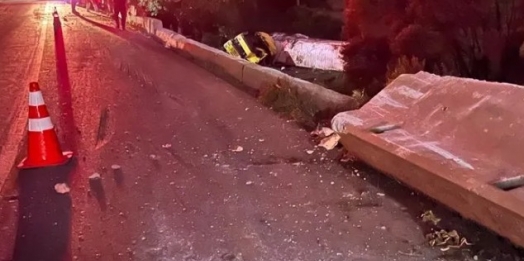 Carreta tomba na BR-277 e motorista morre no acidente em Candói