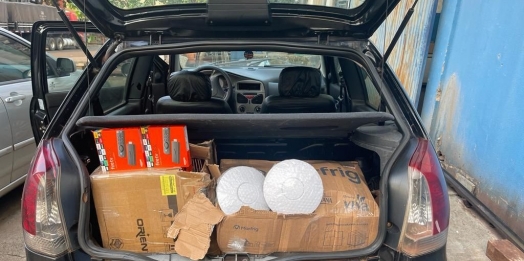 Carro é apreendido com carga de mercadorias descaminhadas em São Miguel do Iguaçu