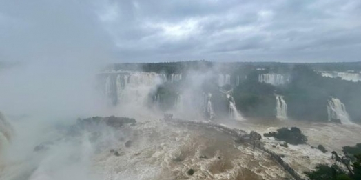 Cataratas do Iguaçu registram vazão quatro vezes maior do que o normal