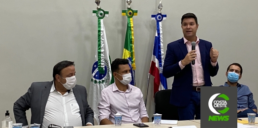 Chefe da Casa Civil, Guto Silva reúne-se com prefeitos da região