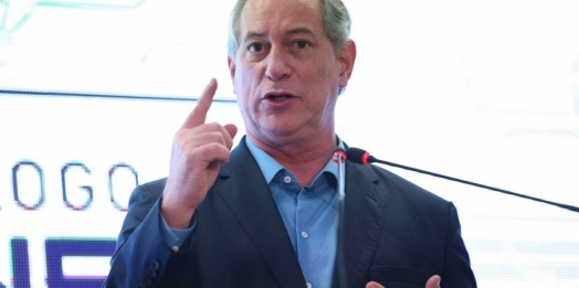 Ciro Gomes vota em Fortaleza