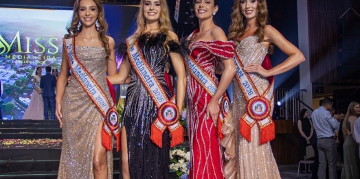 Clara Hobold é a Miss Medianeira 2026