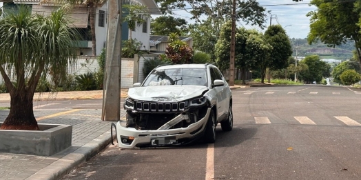 Colisão entre dois carros mobiliza equipes de resgate no centro de São Miguel do Iguaçu