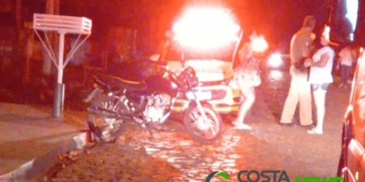 Comerciante é baleado e criminoso morre durante assalto a padaria