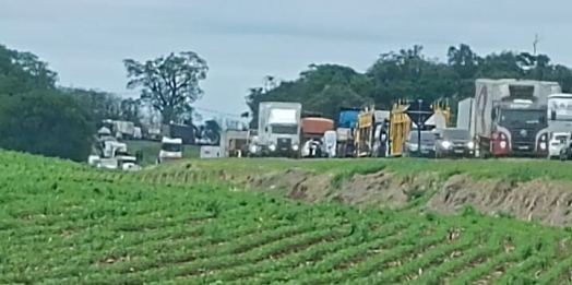 Condutores relatam lentidão na BR 277