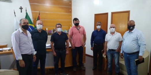 Conselho de Pastores faz momento de oração com Prefeito e Vice de Missal