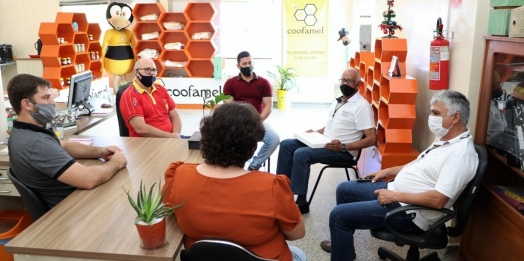 Coofamel e Seab alinham detalhes para reformas e adequações da cooperativa
