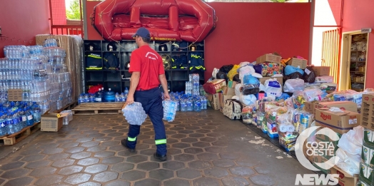 Corpo de Bombeiros do Paraná recebe doações para vítimas de enchente no Rio Grande do Sul