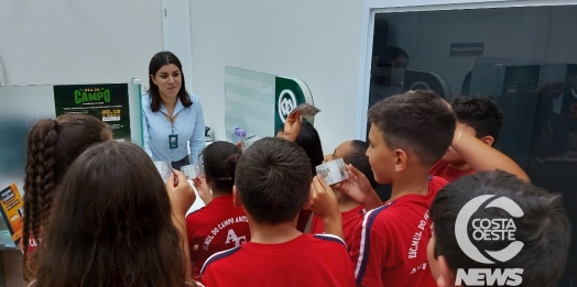 Escolas de São Miguel do Iguaçu receberam o projeto “Um olhar para o futuro” da Cresol conexão