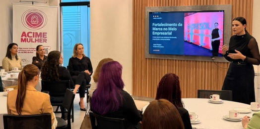 Cresol Conexão participa de encontro voltado ao empreendedorismo feminino em Medianeira (PR)